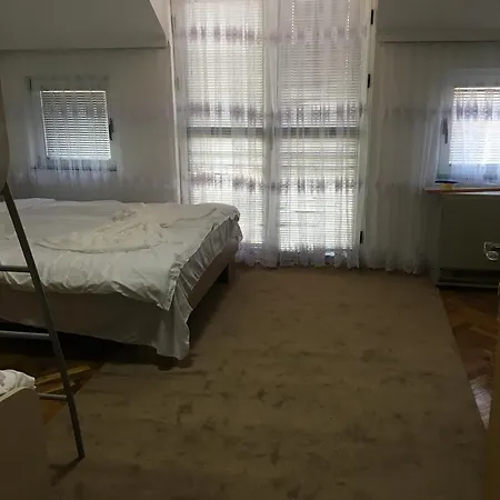 Centar アパート *